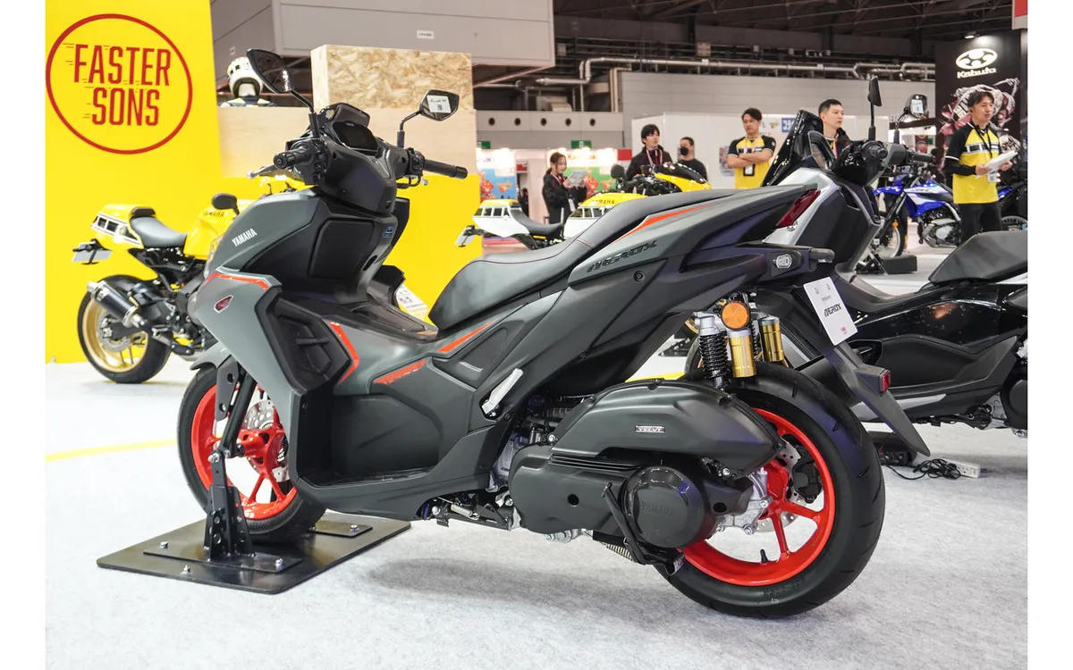 Yamaha представила новый скутер AEROX 155cc на мотор-шоу в Токио и Осаке — фото 2