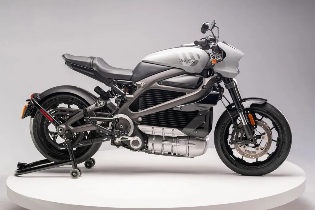 LiveWire ONE за €14 790: прямая конкуренция с Honda WN7 — фото 3