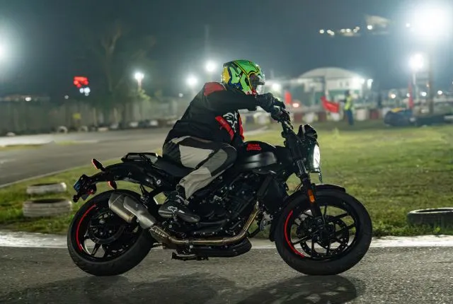 Royal Enfield Guerilla 450 Apex 2026: первый тест-драйв обновлённого спортбайка — фото 3