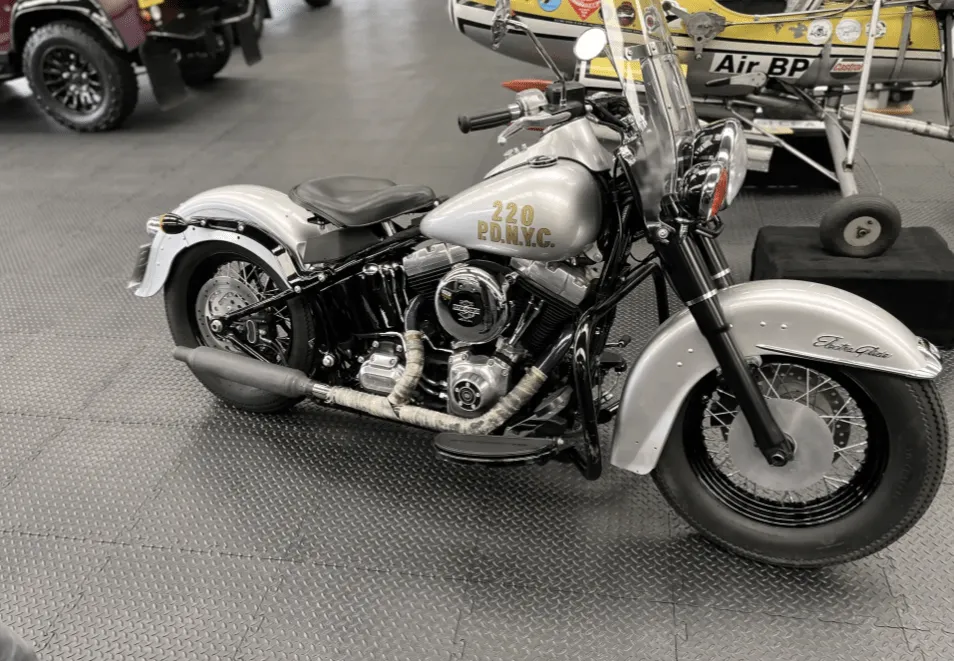 Аукцион: мотоцикл Harley-Davidson 2016 года из фильма «Индиана Джонс» выставлен на продажу — фото 2