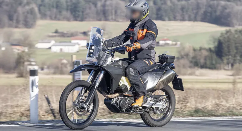 KTM снова бьет точно: появляется 690 Rally, окончательный одноцилиндровый — фото 2