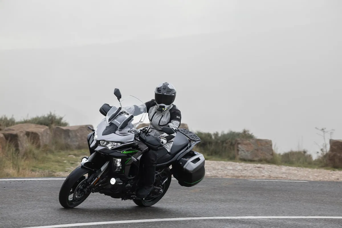 Kawasaki Versys 650 и 1100 доступны с бесплатным апгрейдом туристического комплекта — фото 2