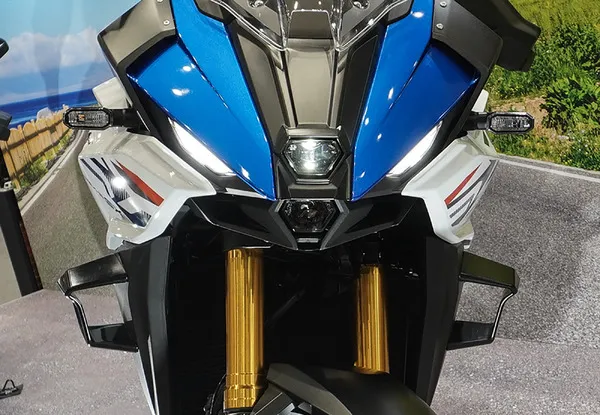 «Выглядит круто», «Будет пользоваться спросом»: новый кроссовер Suzuki GSX-S1000GX с «крыльями» привлек внимание в соцсетях — фото 4