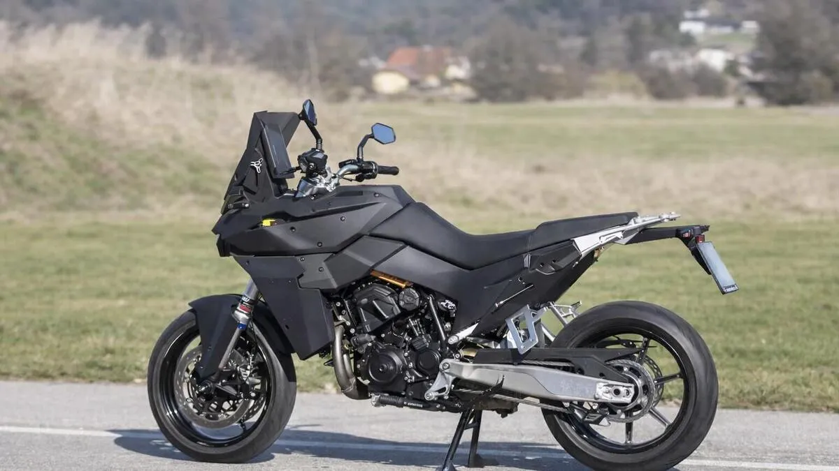 KTM готовит к выпуску 990 SMT: замечен на дорогах, дебют уже скоро — фото 3