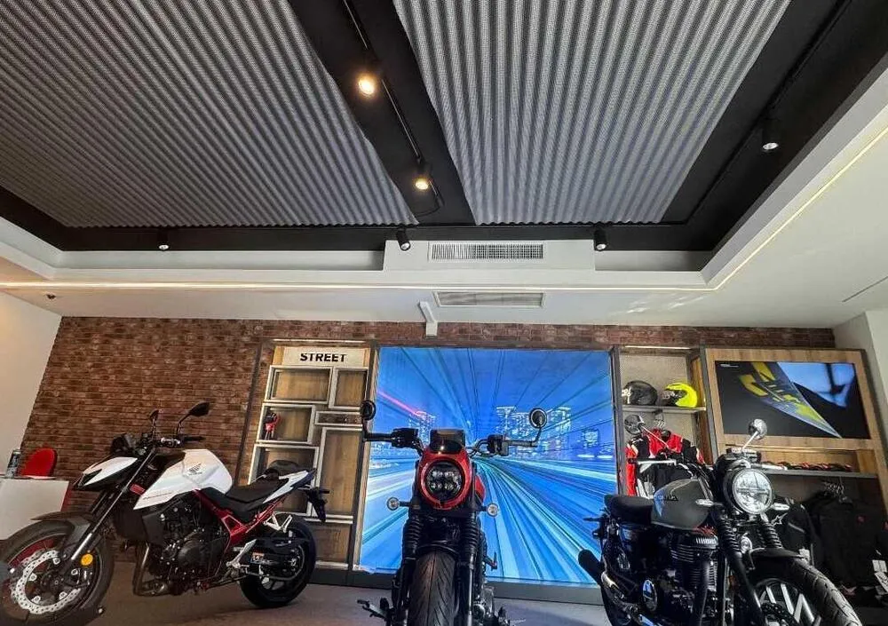 Moto Perego: новый магазин и Honda Live Tour в Леччо