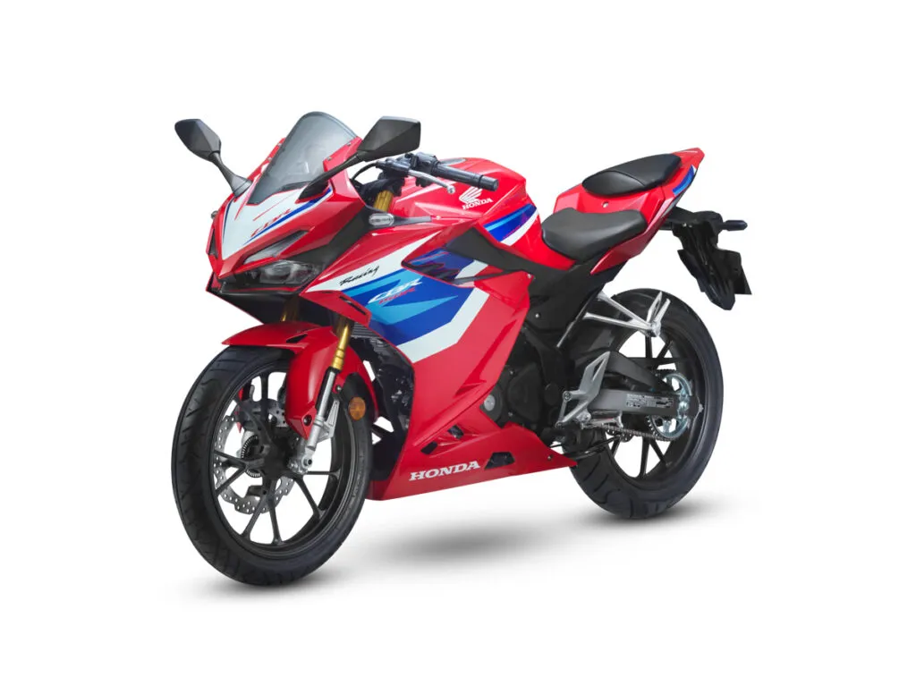 Honda CBR150R 2026: встречайте новую версию в агрессивном цвете Stealth Black — фото 4