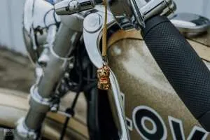 Кастомный Harley-Davidson Sportster 1994 года от Lucky Cat Garage под названием Glamster — фото 4