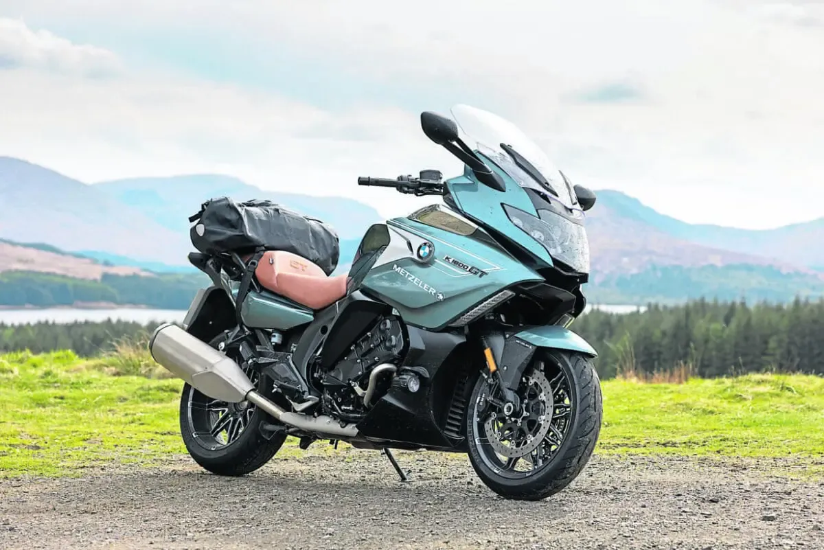 Тест-драйв BMW K1600GT: Мощь и комфорт шестицилиндрового гиганта
