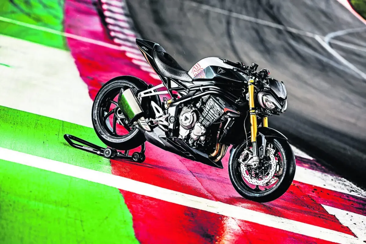 Тест-драйв: Triumph Speed Triple 1200 RS