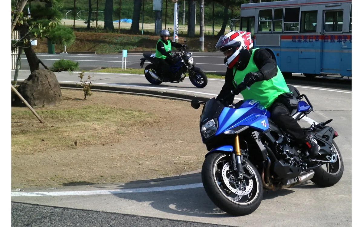 Suzuki анонсировала программу мотошкол на 2026 год: от новичков до опытных райдеров — фото 4
