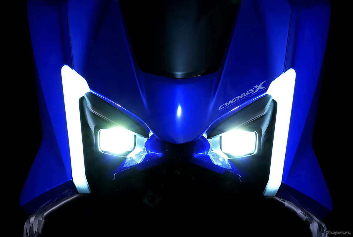 Yamaha выпускает новый спортивный скутер Cygnus X объемом 125 куб. см с обновленным дизайном и динамикой по цене 389 400 иен