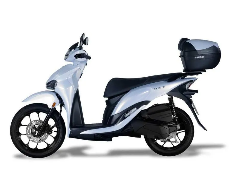 SYM BWT 125: городской скутер, заботящийся о природе (и о кошельках водителей) — фото 3