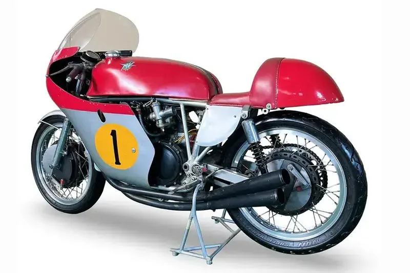 Миллион фунтов за мотоцикл? MV Agusta 500 Хейлвуда и Агостини вошла в историю — фото 3