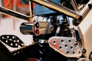 Кастомный кафе-рейсер Yamaha TRX850 от Kingston Custom — фото 3
