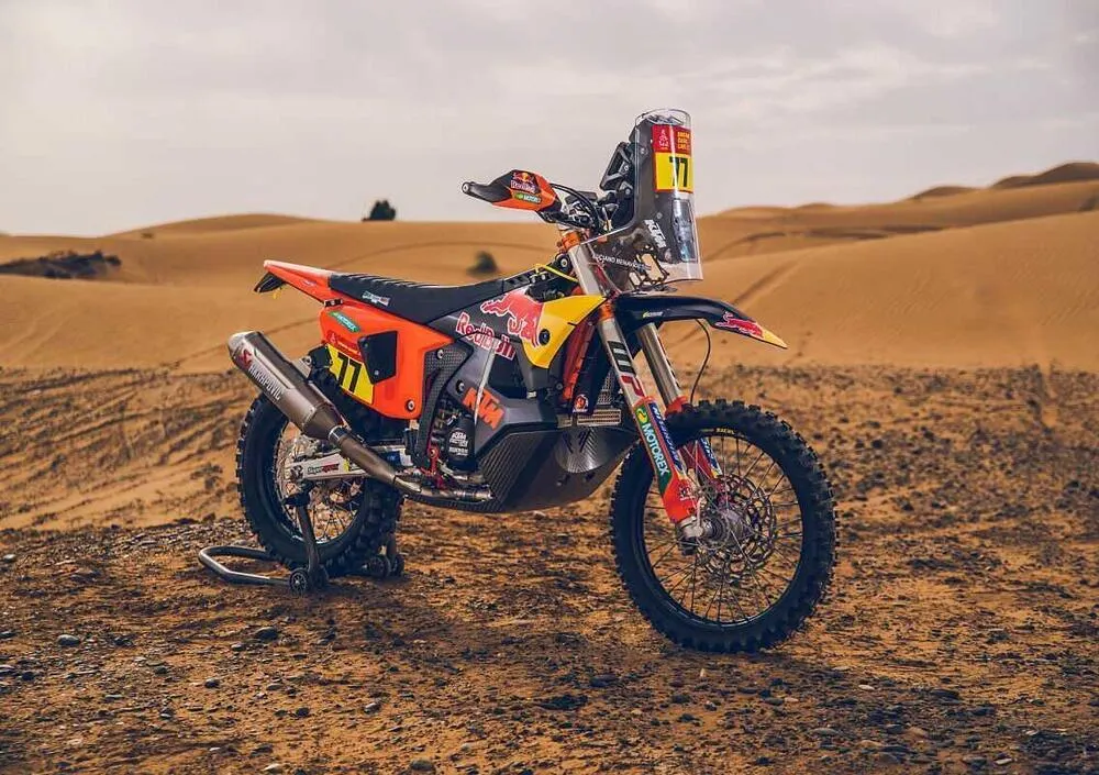 KTM 450 Rally Replica 2027: сколько стоит поселить пустыню в своём гараже — фото 3