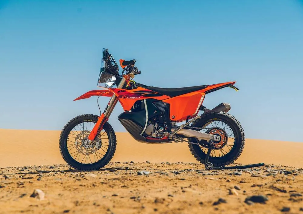 KTM 450 Rally Replica 2027: сколько стоит поселить пустыню в своём гараже — фото 4
